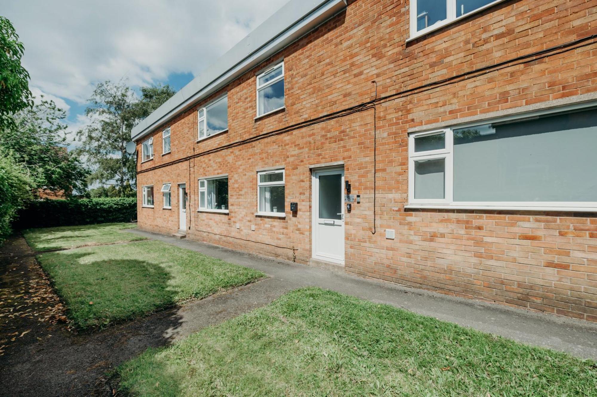 Spacious And Bright 2 Bedroom Apartment, Sleeps 6, 1St Floor With Free Parking, Business And Leisure By Jesswood Properties Hinckley Exterior foto